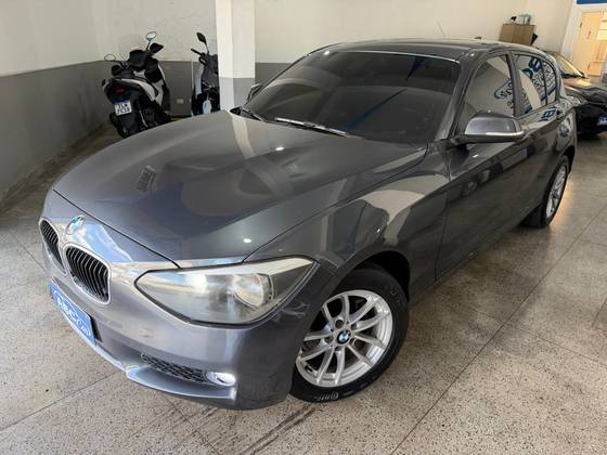 BMW 116i 1.6 16V TURBO GASOLINA 4P AUTOMÁTICO BMW 116i 1.6 16V TURBO GASOLINA 4P AUTOMÁTICO